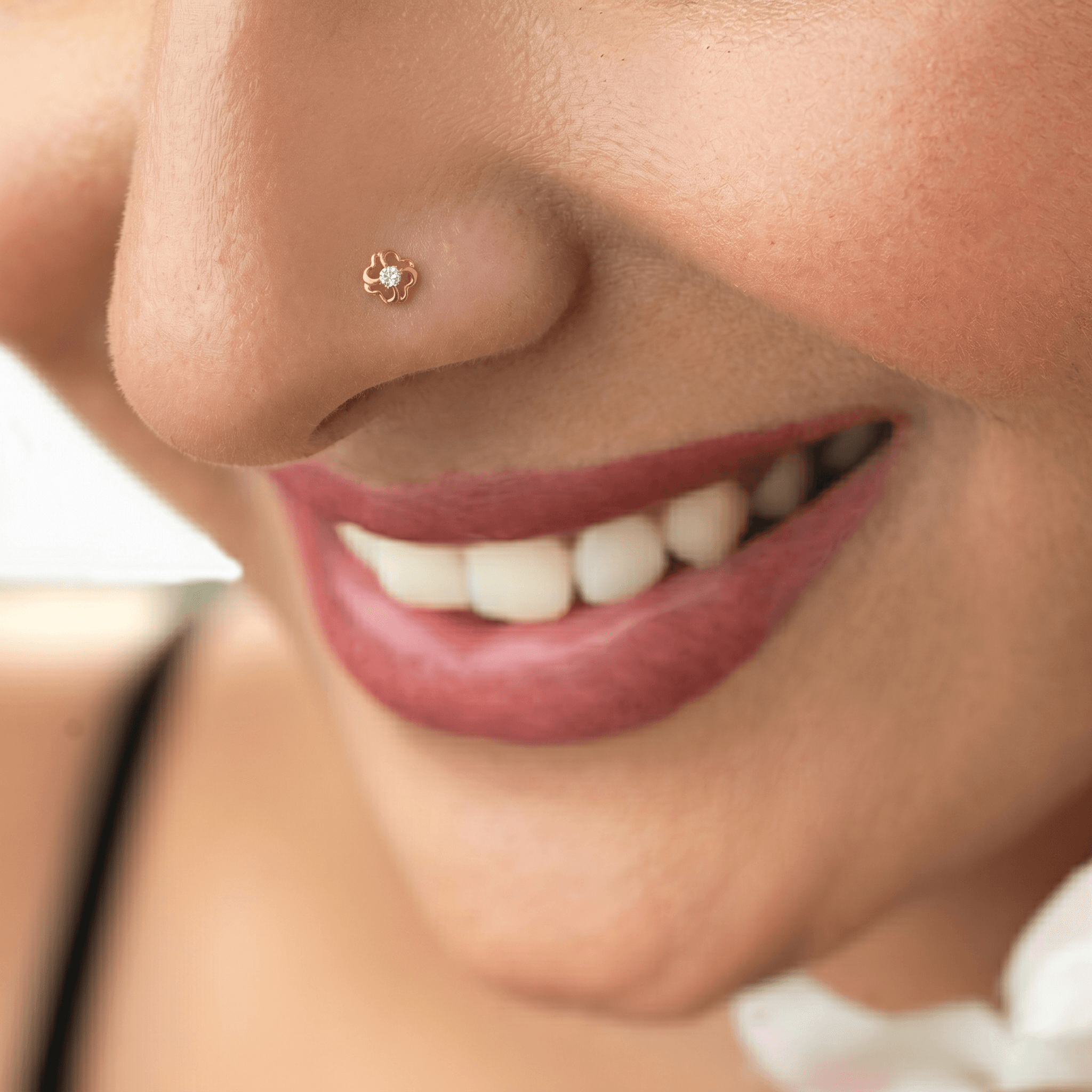 Petal Glow Nose Pin , 