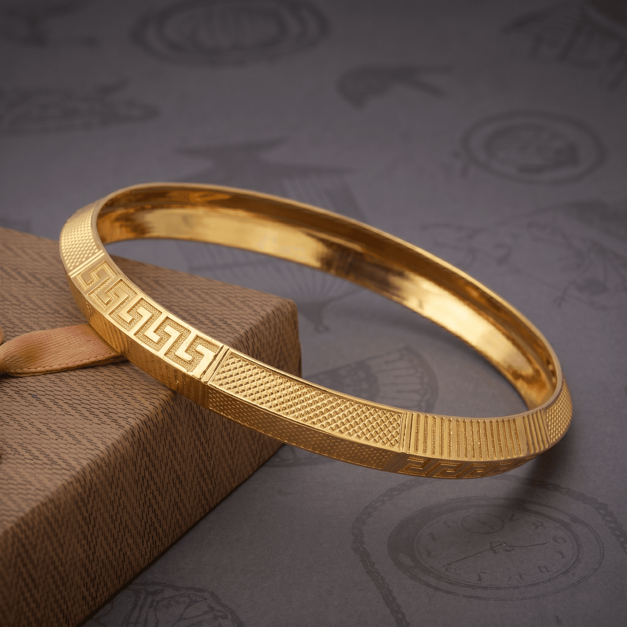 Royal Greek Key Men's Bangle , 2.7