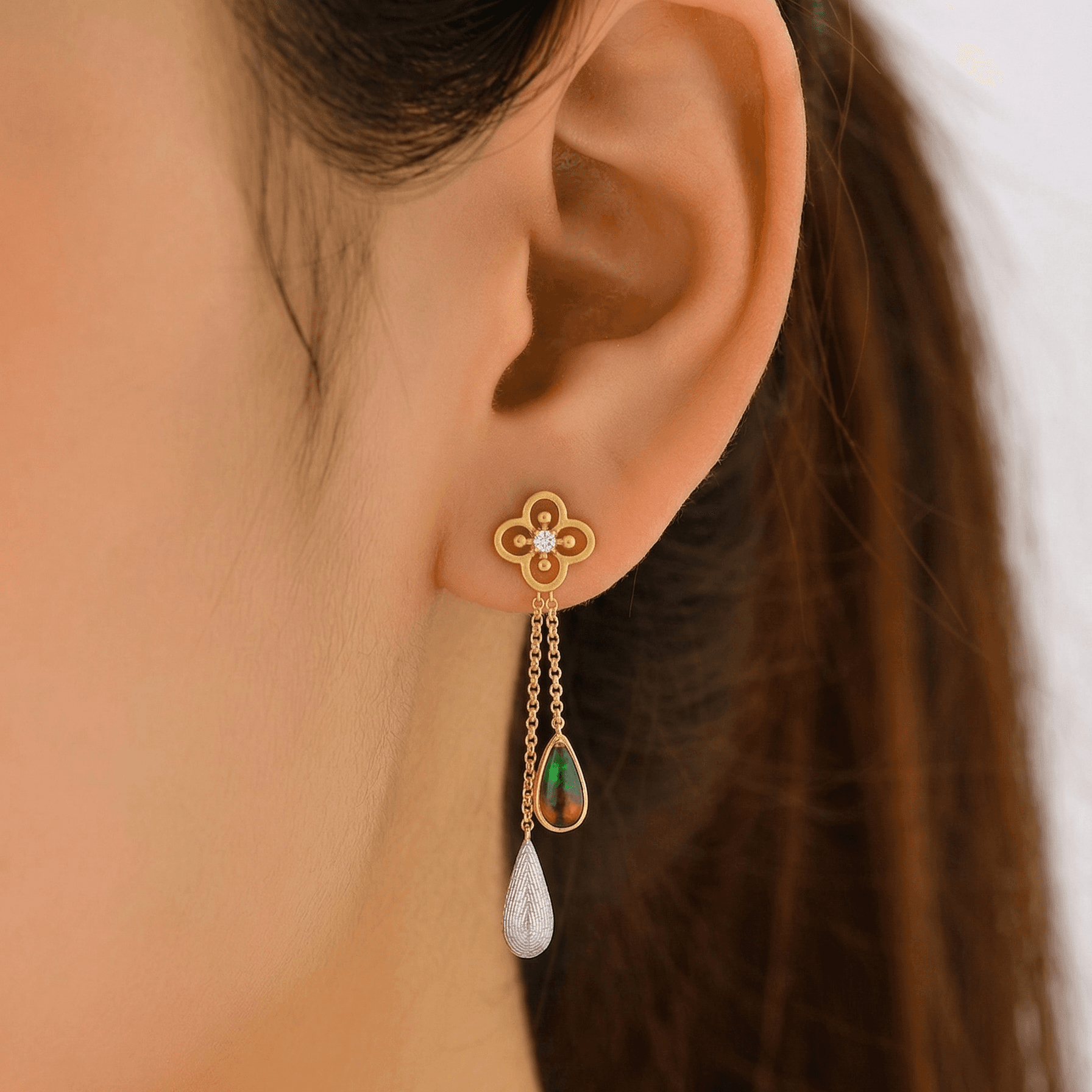 Vibrant Clover Teardrop Drops , South Screw