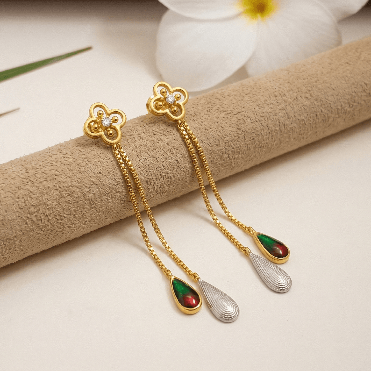 Vibrant Clover Teardrop Drops , South Screw