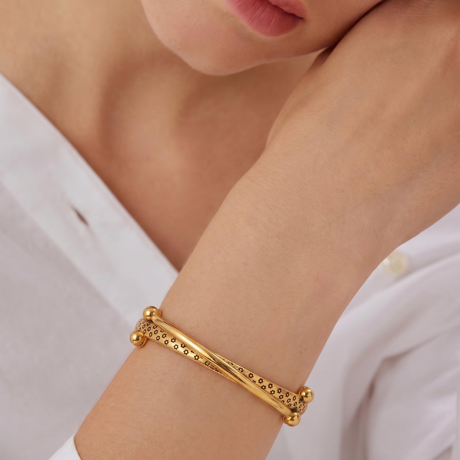 Floral Crossover Ball Bangle , 2.3