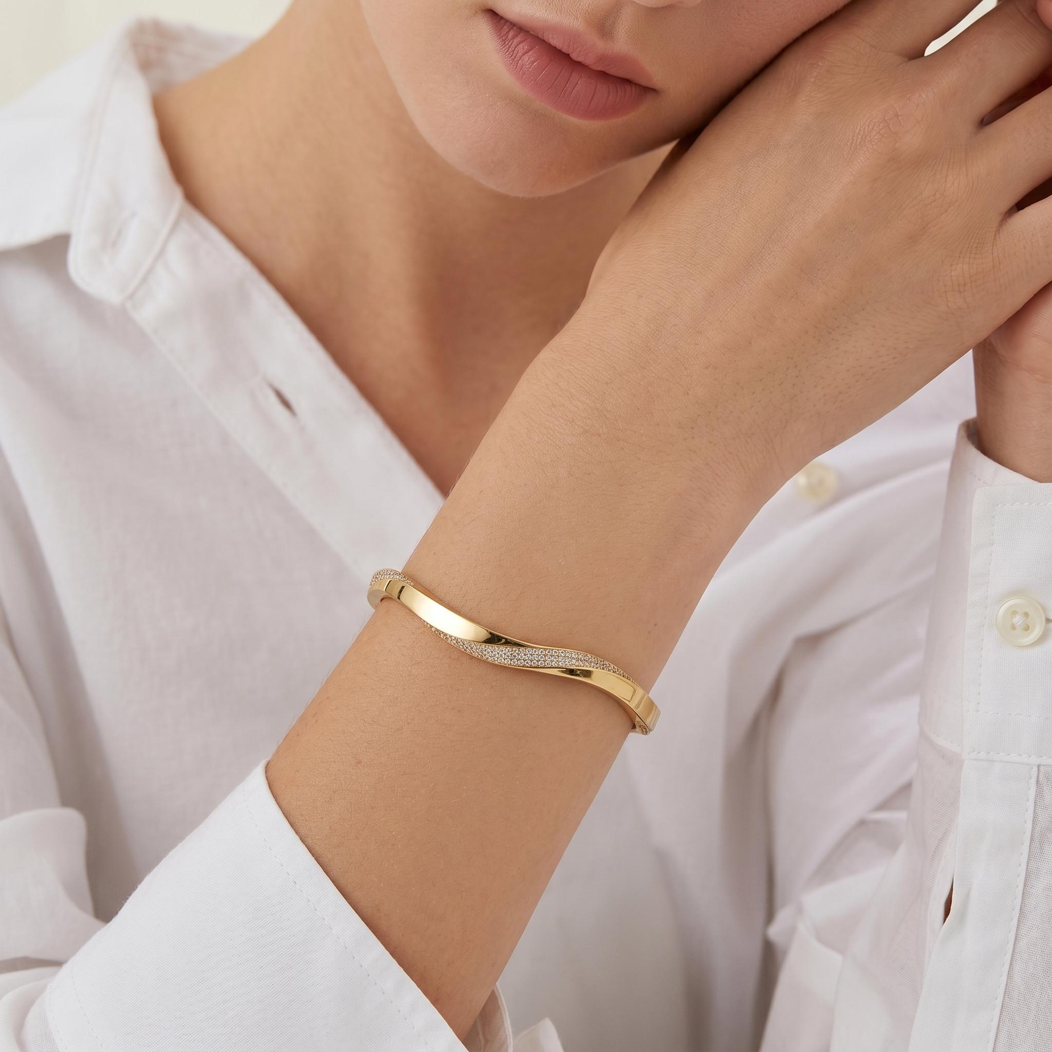 Wave Bangle , 2.3