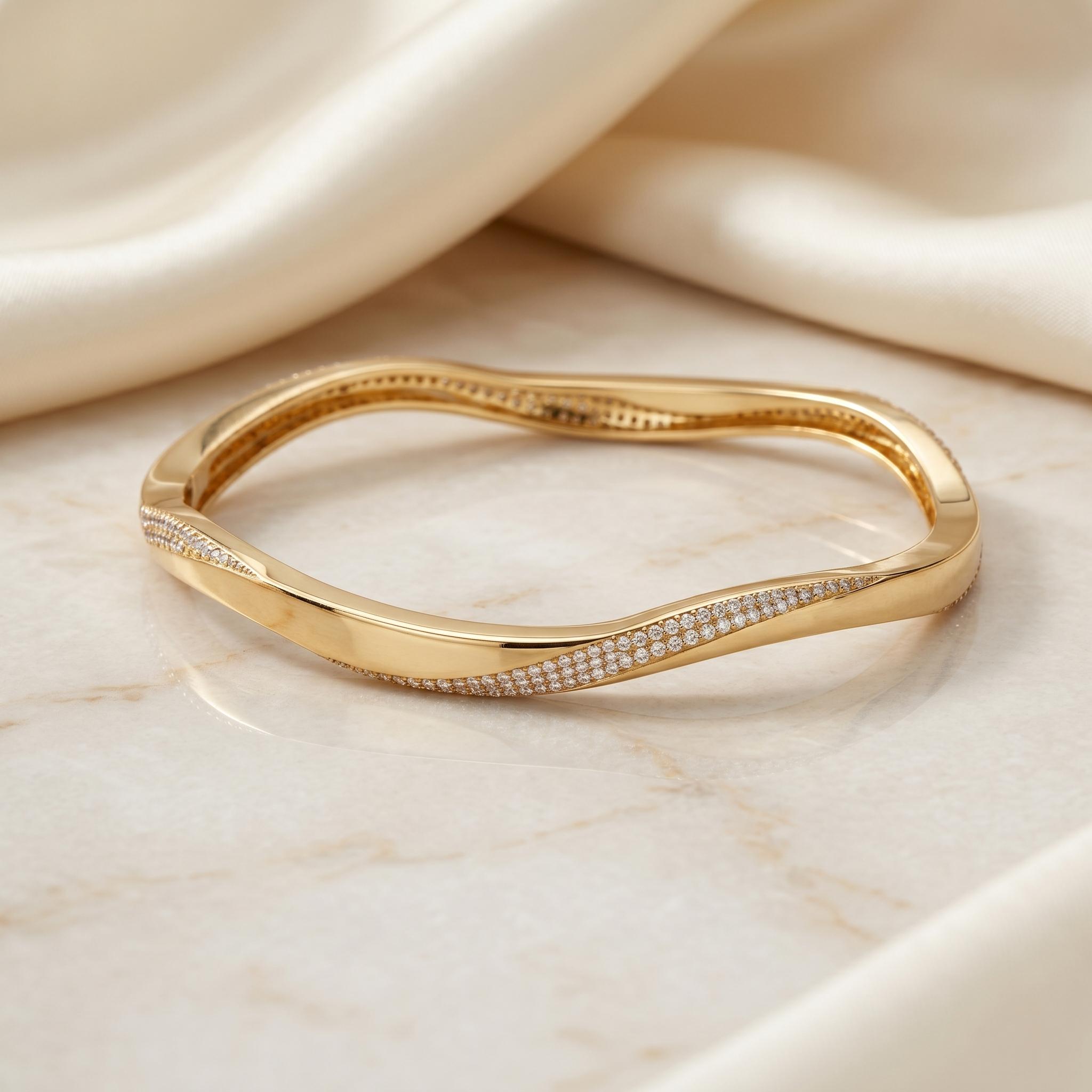 Wave Bangle , 2.3