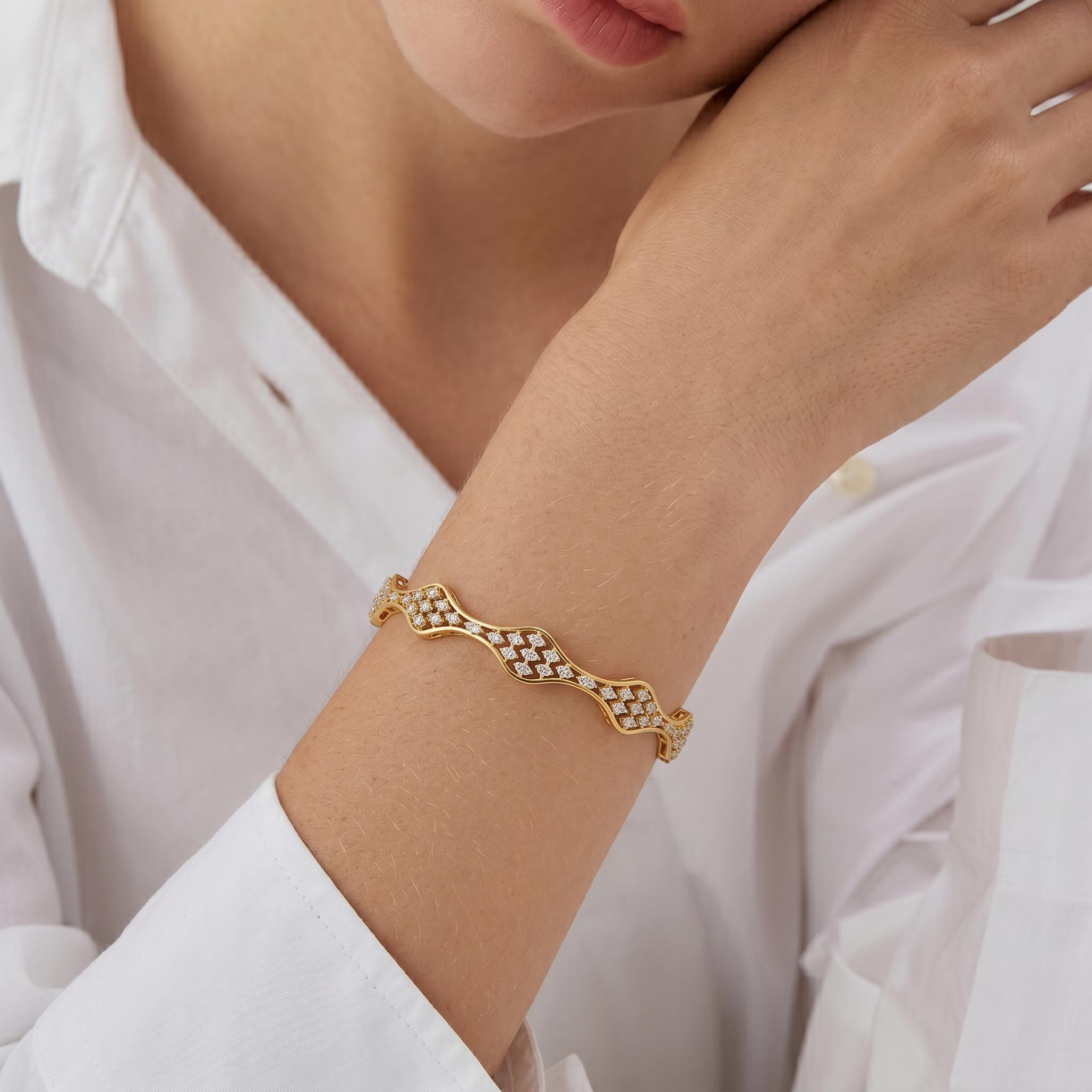 Wavy Lattice Bangle , 2.3